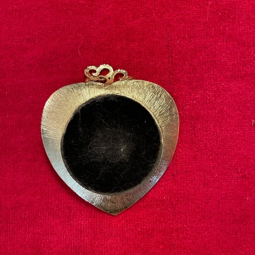 Cynthia Rowley beautiful gold tone & light blue heart shaped 4” trinket dish.